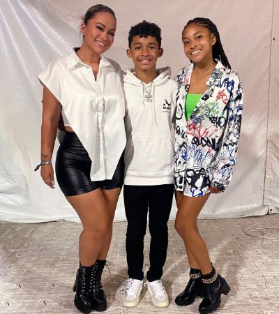 Sarah Vivan along with her adorable son and daughter.